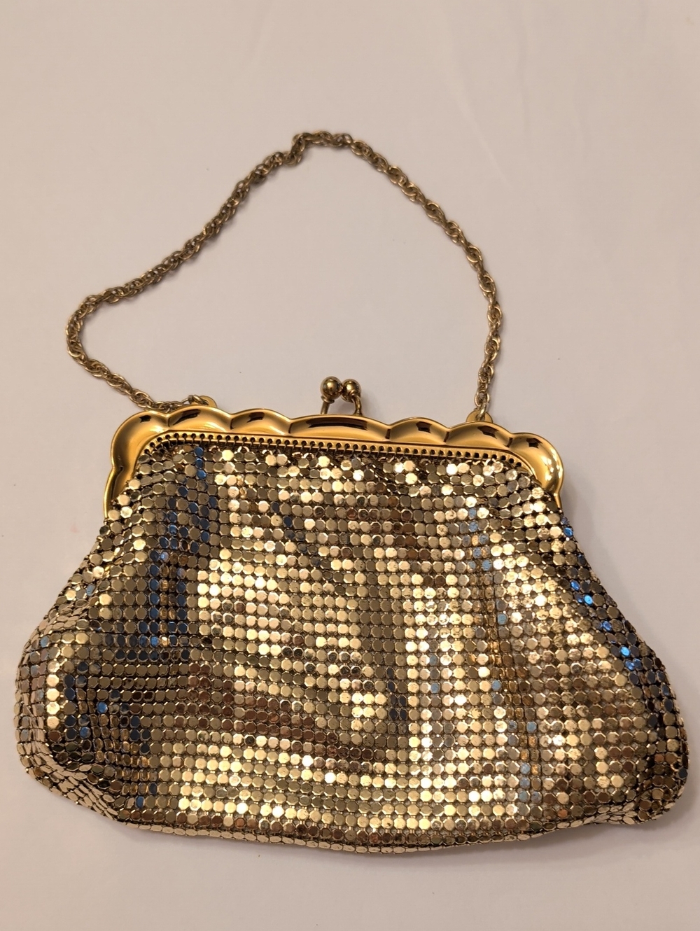 Antique Gold Tone Sequin Chain Kiss-Lock Clutch
